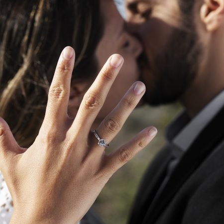 Zaręczyny – czy po ich zerwaniu należy oddać pierścionek?