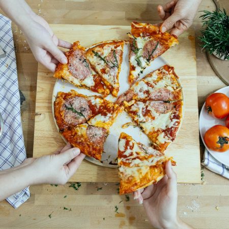 Domowa pizza z naturalnych składników