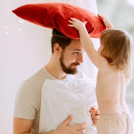 Tata na urlopie – jak wygląda współdzielenie opieki nad dziećmi?
