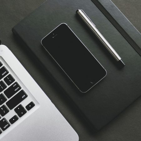 Australia zakazuje social mediów nieletnim. Czy Europa pójdzie tą samą drogą?